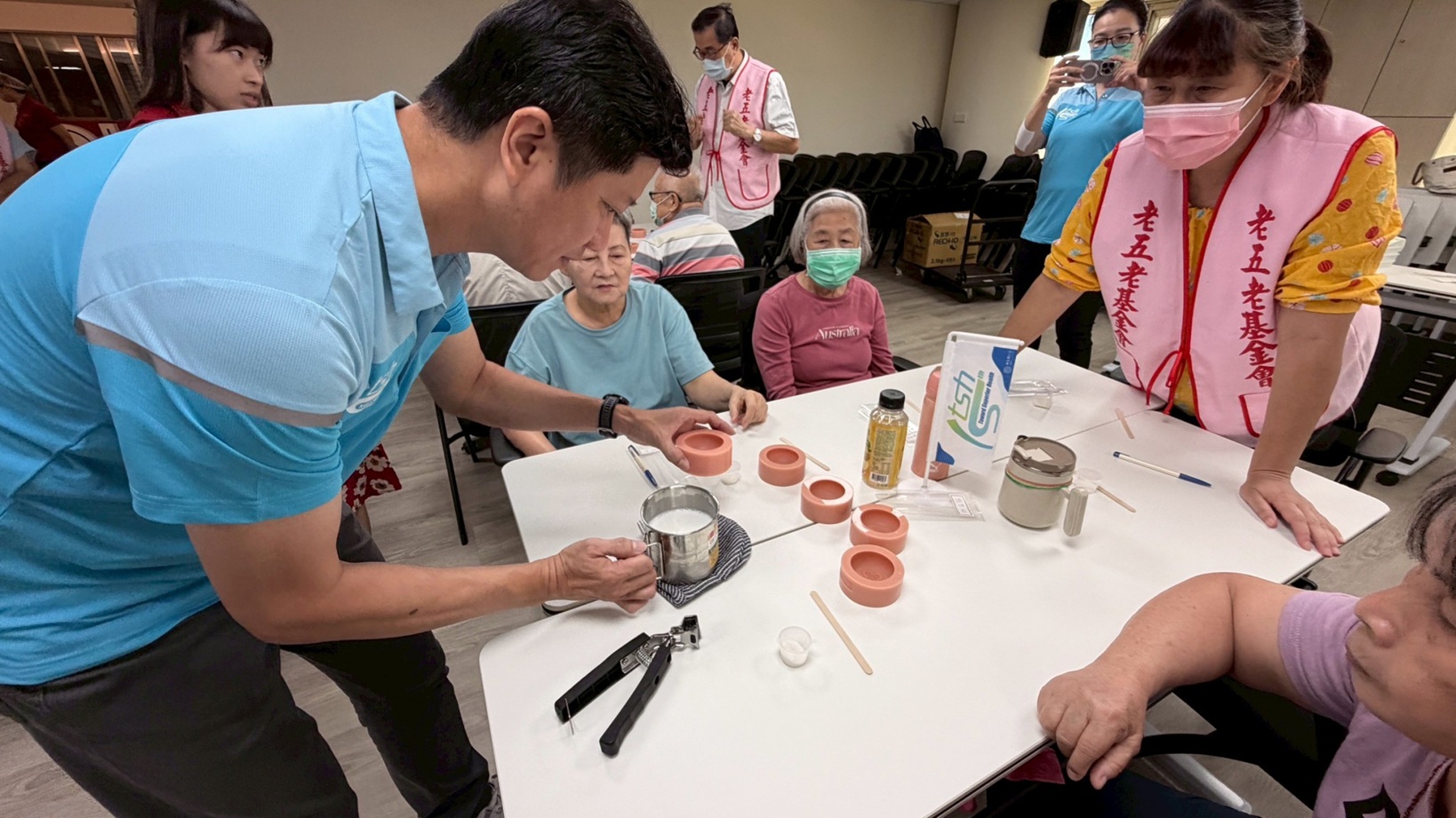 東生華製藥ESG永續發展,老五老基金會,台中總會,石虎米皂,石虎米米香餅,DIY